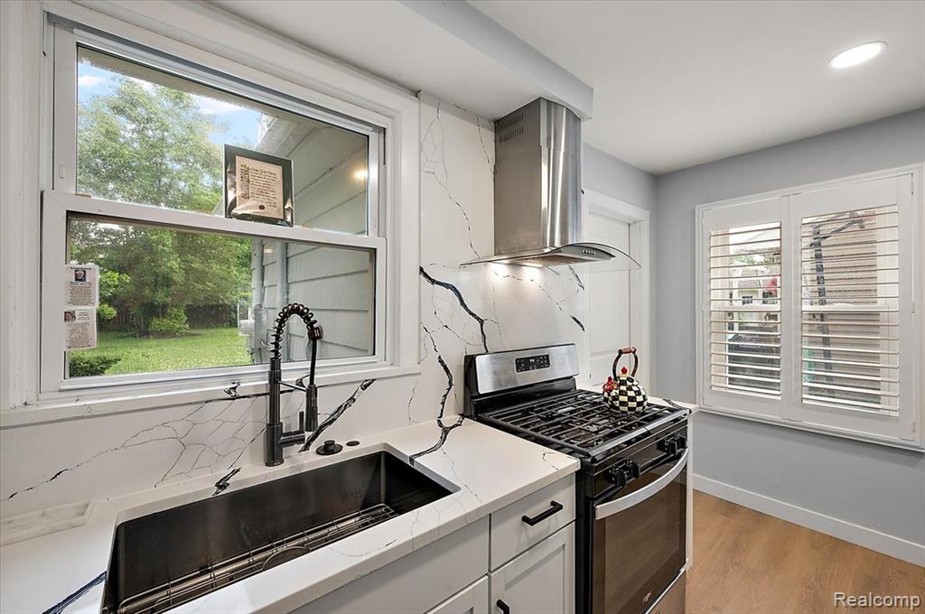 544 S Webik Avenue, Clawson, MI — Photo 16