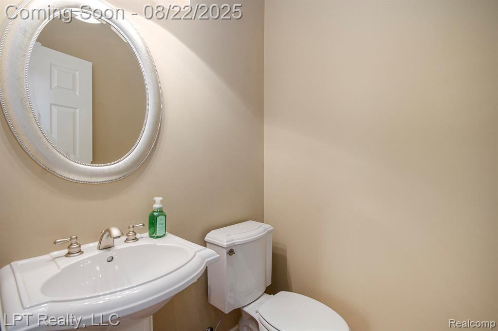 53043 CELTIC Drive, Shelby Twp, MI 48315 — Photo 20