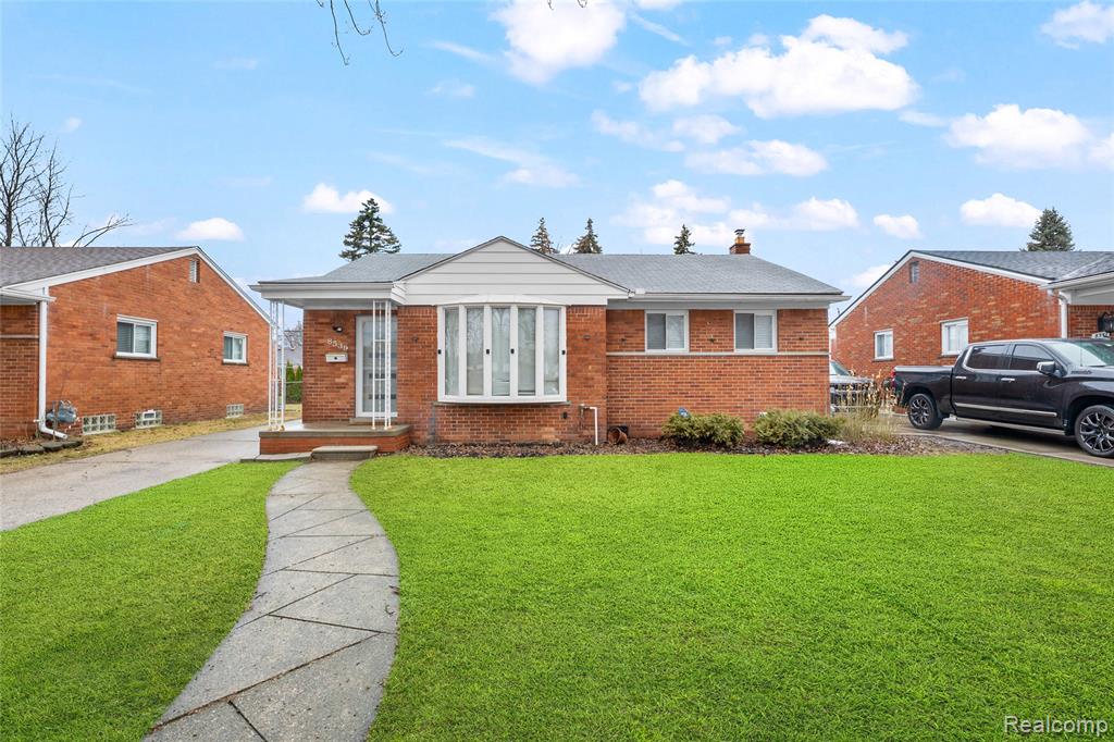 8539 Salem Lane, Dearborn Heights, MI 48127 — Photo 2