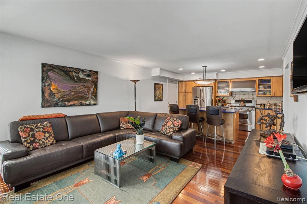 7174 Creeks Crossing, West Bloomfield, MI — Photo 13