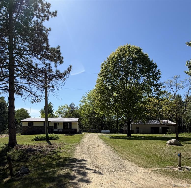 5215 Schlaud Road, North Branch, MI 48461