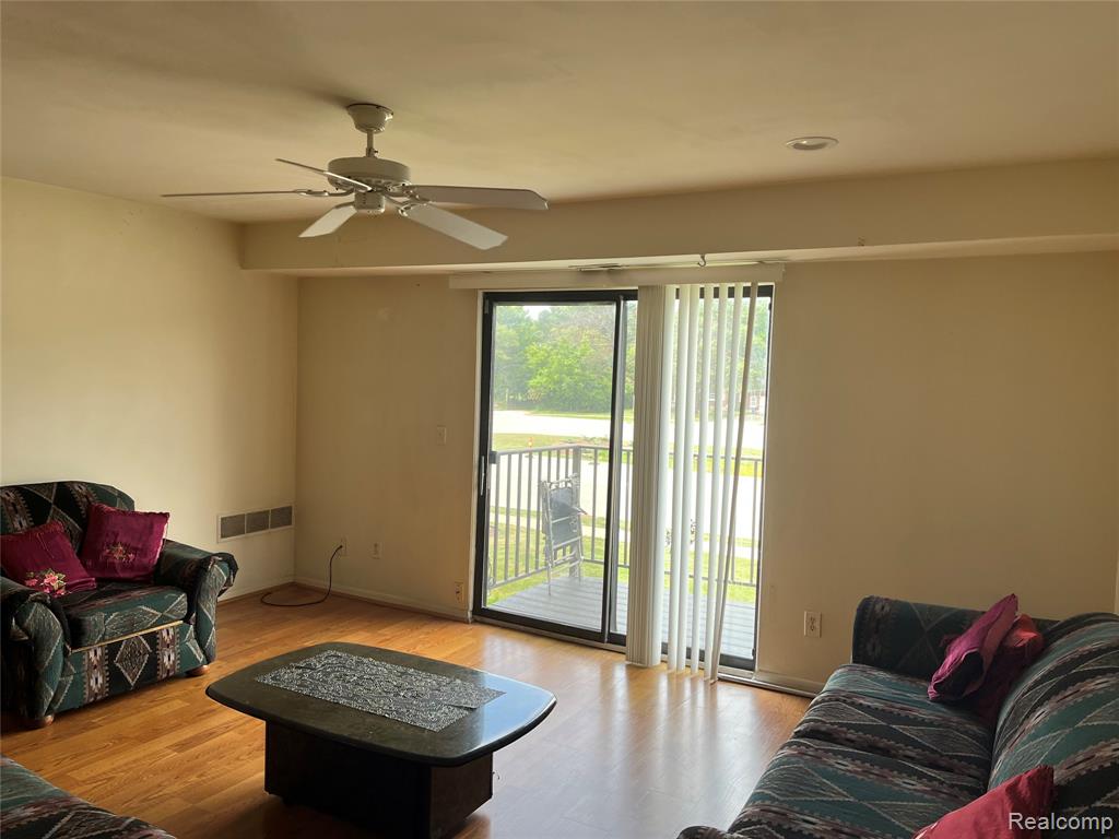 43298 Mound #206 Road, Sterling Heights, MI 48314 — Photo 8