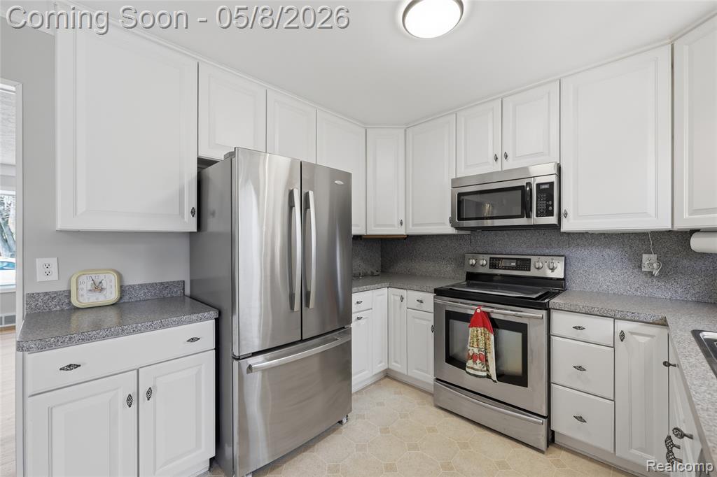 33226 Vista Way, Fraser, MI 48026 — Photo 10