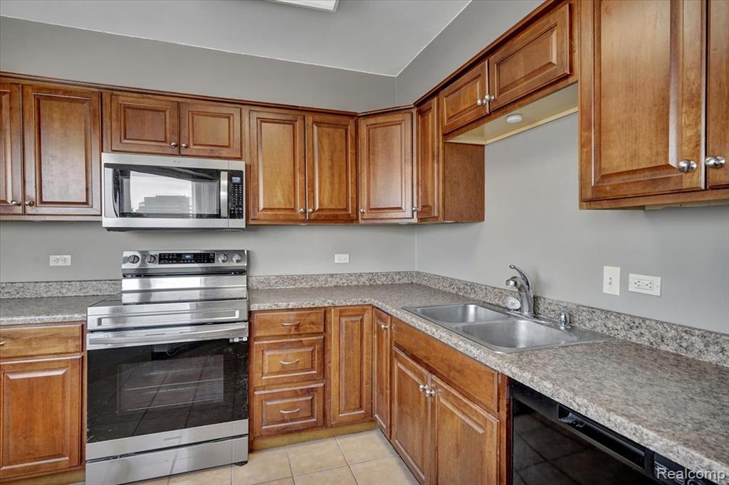 5000 Town Center, 3206, Southfield, MI 48075 — Photo 11