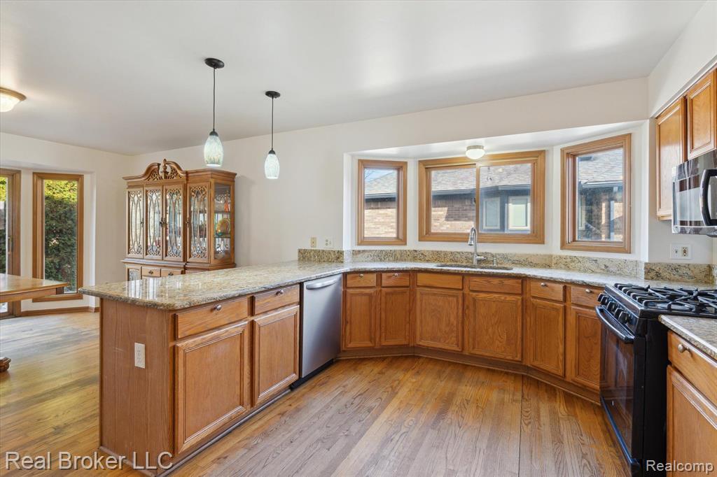 47095 STONY BROOK Drive, Macomb, MI 48044 — Photo 15