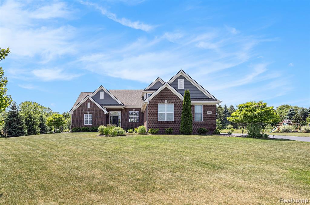8269 Meadowridge, Clarkston, MI 48348 — front exterior