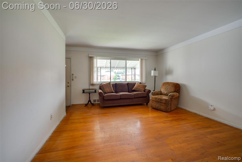 16944 Hans Court, Fraser, MI 48026 — Photo 2