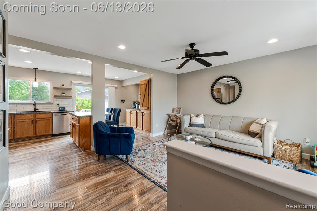 18489 Matthew Drive, Clinton Twp, MI 48035 — Photo 5