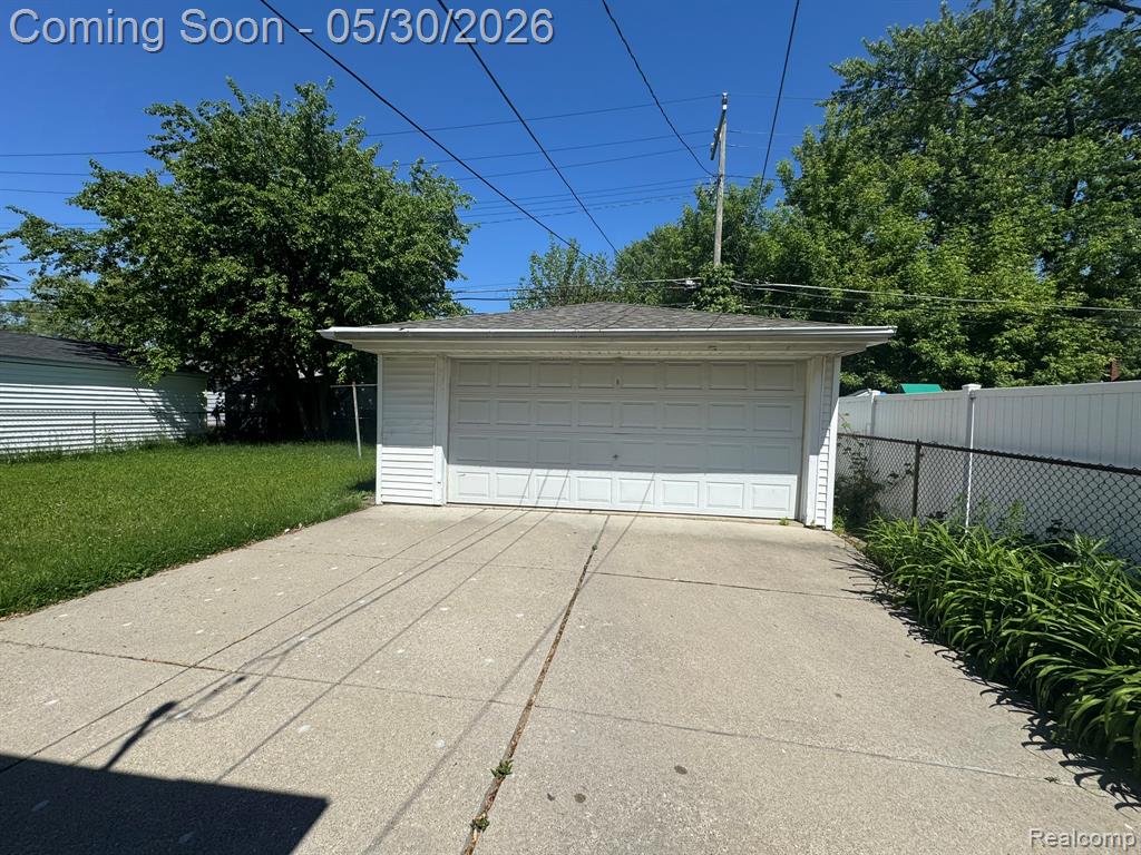 8300 LOCHDALE Street, Dearborn Heights, MI 48127 — Photo 2