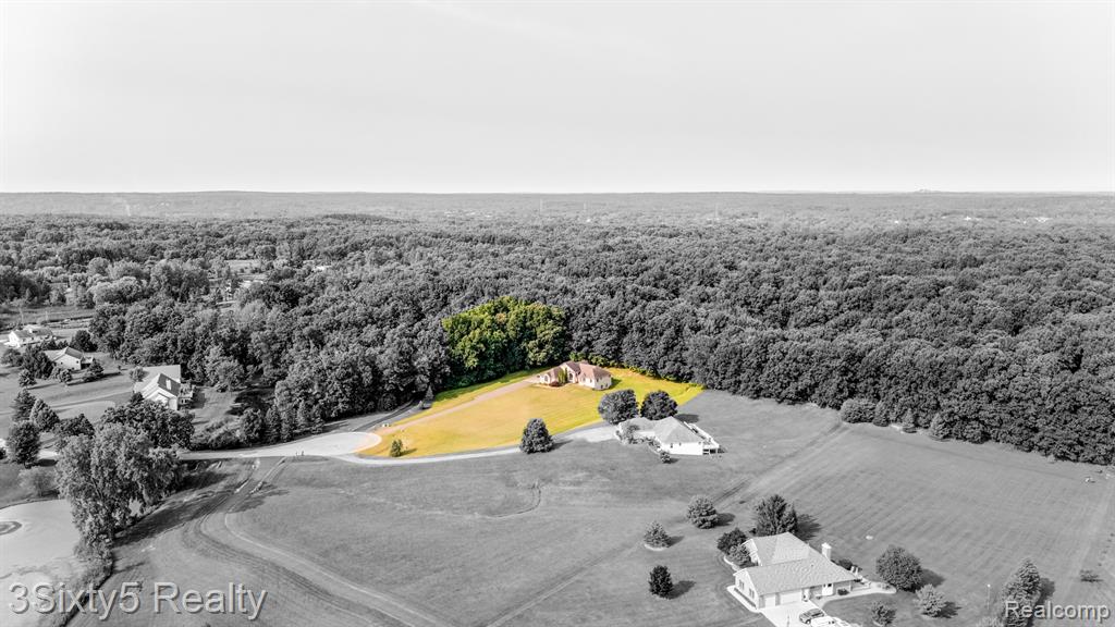 597 Country Meadows Trail, Ortonville, MI 48462 — Photo 39
