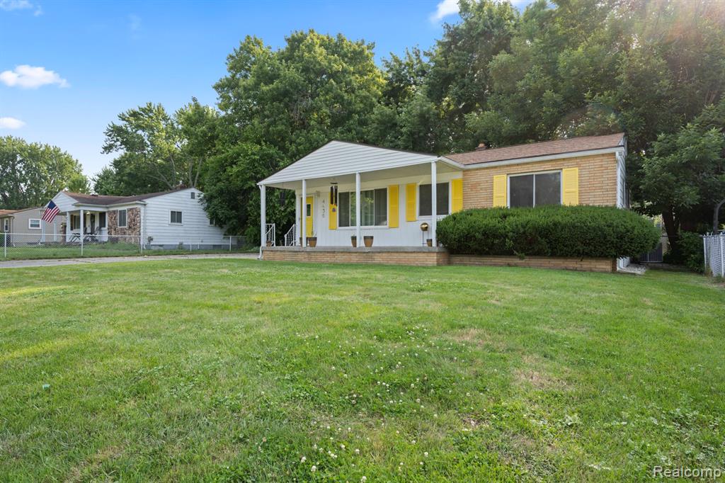 4436 Carmanwood Drive, Flint, MI 48507 — Photo 2