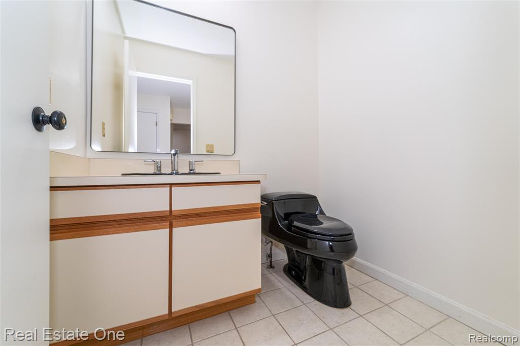 6250 Potomac Circle, West Bloomfield, MI — Photo 30