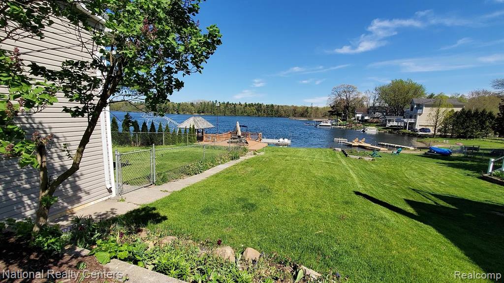 1349 Beach Drive, Lake Orion, MI — Photo 7