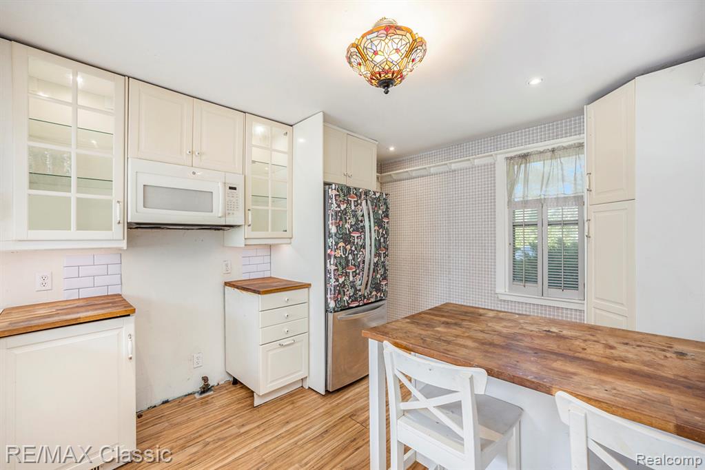 6334 Andersonville Road, Waterford, MI 48329 — Photo 8