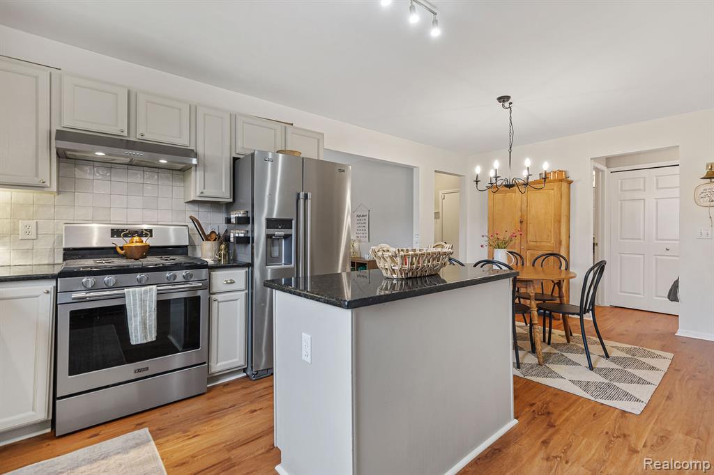 4051 SARAH ANN Drive, Canton, MI 48188 — Photo 14