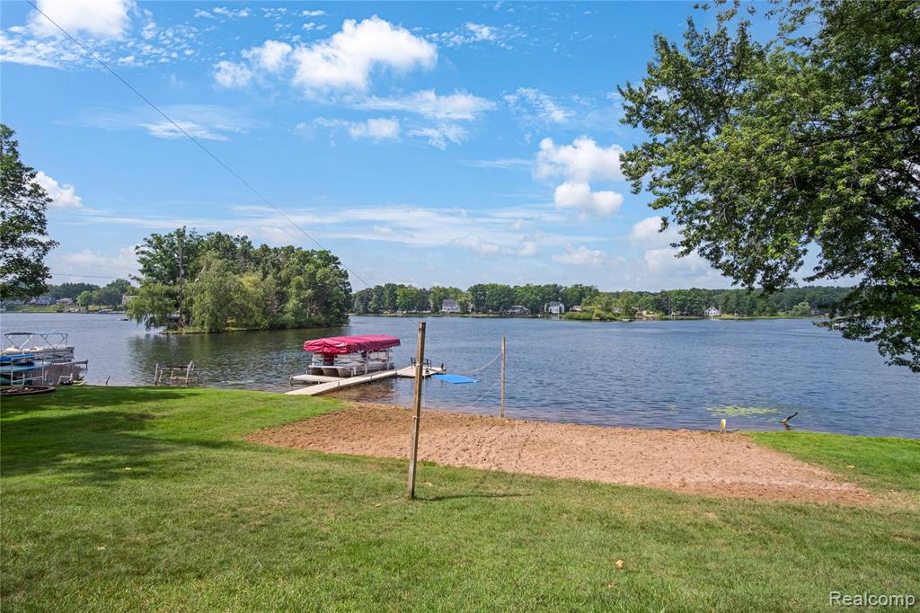 10075 Graham Drive, Clarkston, MI 48348 — Photo 6