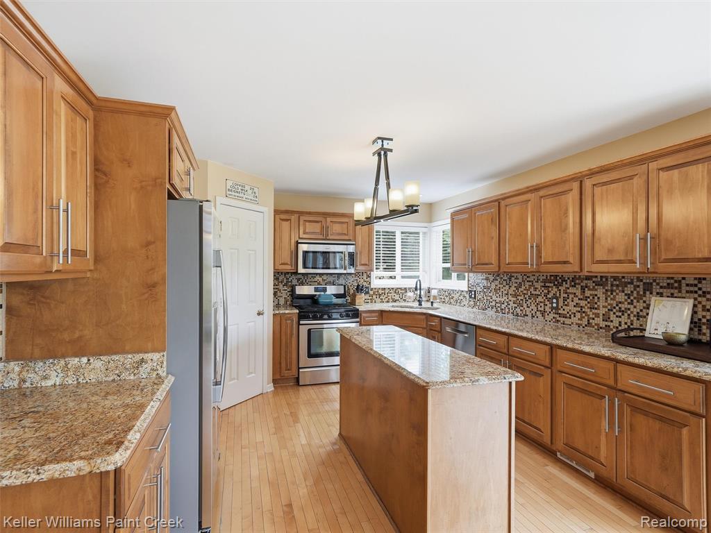 101 Willow Lake Drive, Oxford, MI 48371 — Photo 22