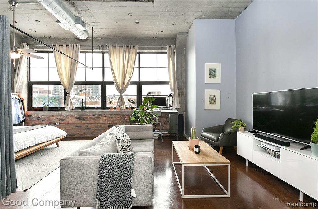 55 W Canfield, Detroit, MI 48201 — Photo 2