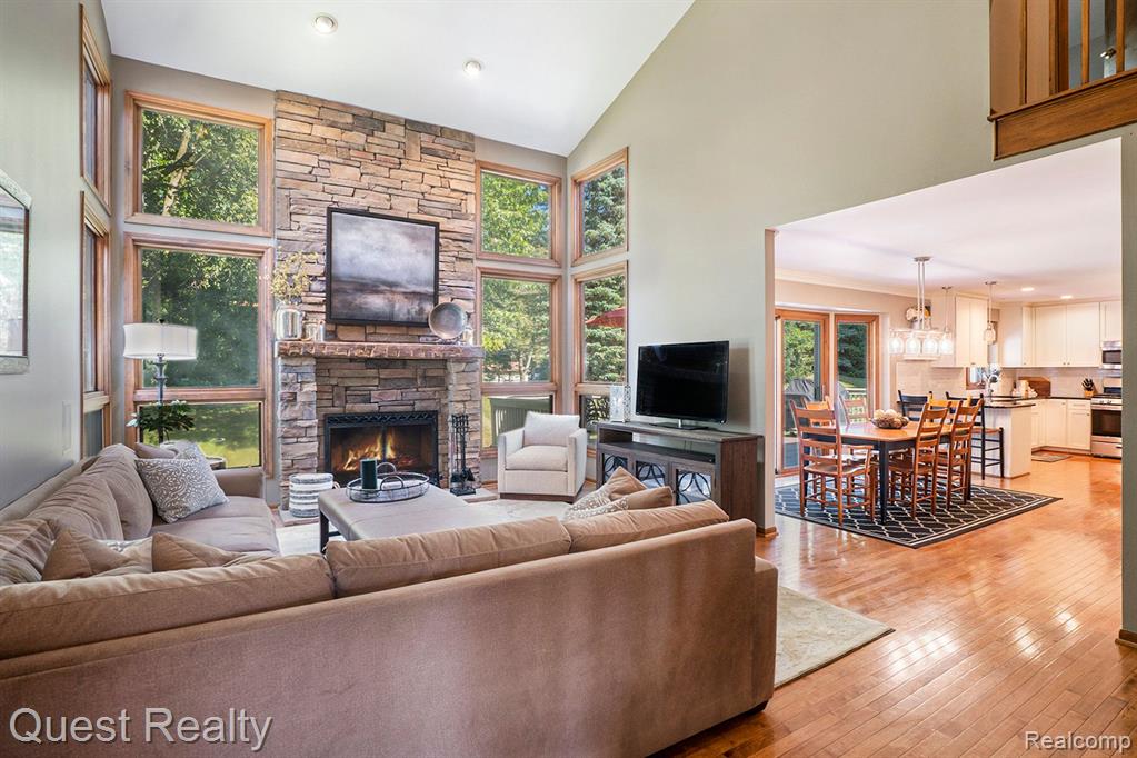 5780 GARNET Circle, Clarkston, MI 48348 — Photo 7