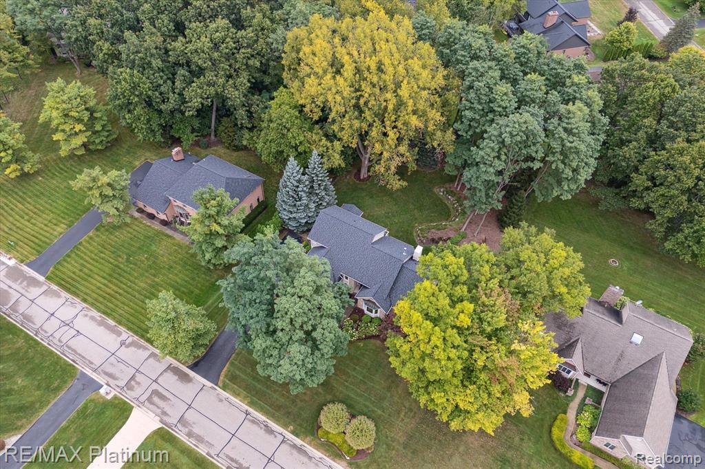 4355 Oak Pointe Drive, Brighton, MI 48116 — Photo 37