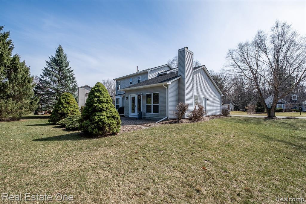 7265 WILLOW OAK Drive, West Bloomfield, MI 48324 — Photo 37
