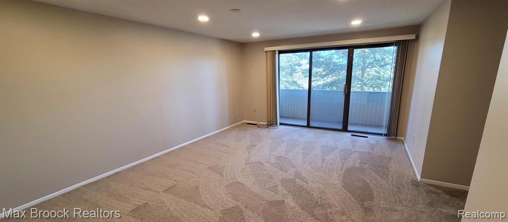 7416 Azalea Court Court, West Bloomfield, MI — Photo 8