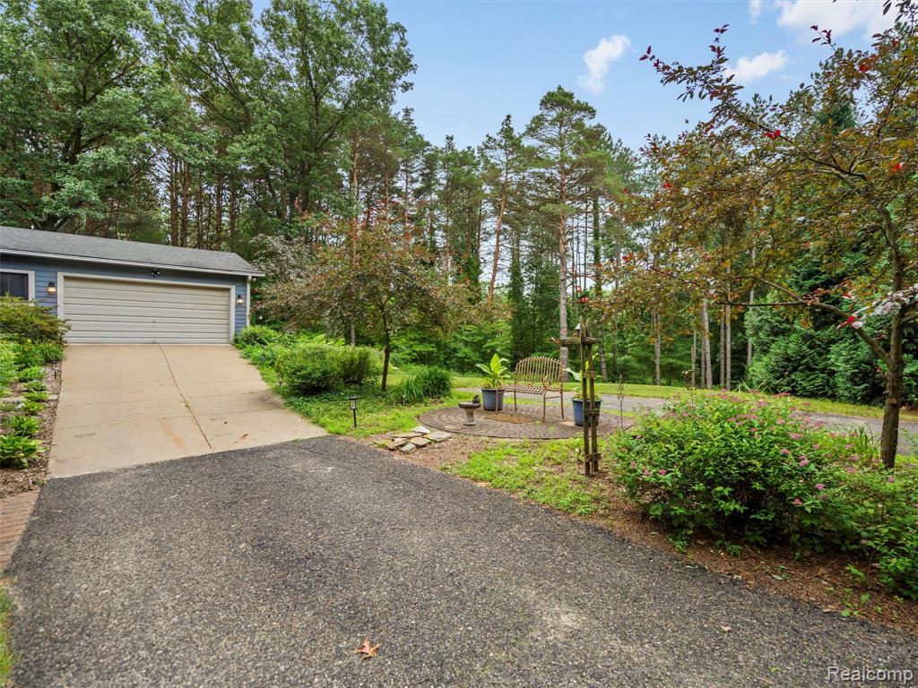 370 Wolfe Road, Ortonville, MI 48462 — Photo 19