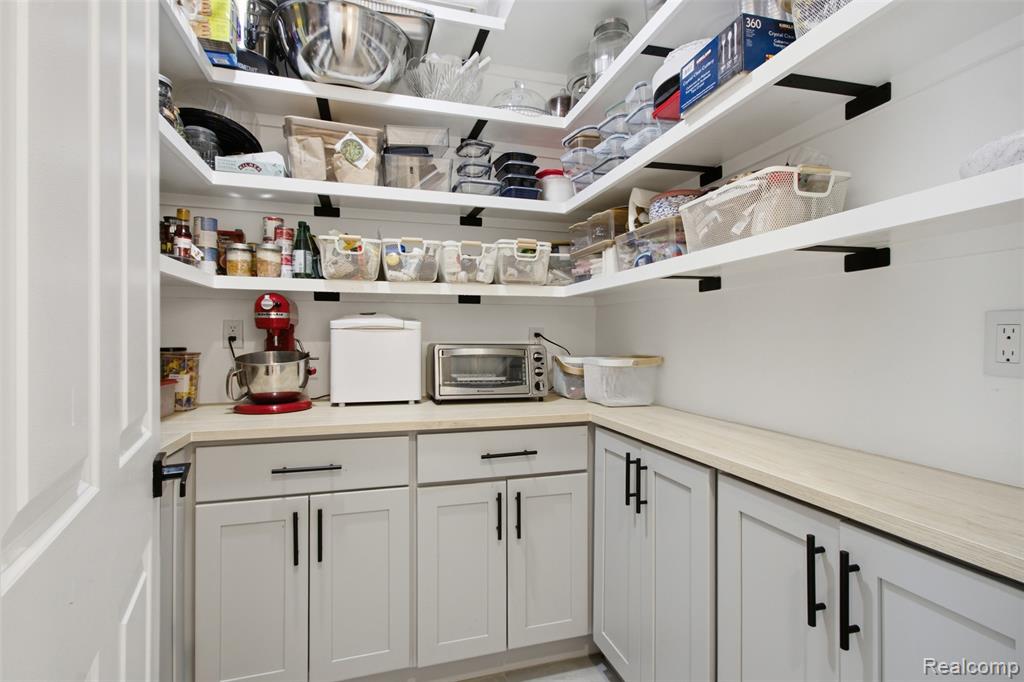 24696 Franklin Park Drive, Franklin, MI 48025 — Photo 31
