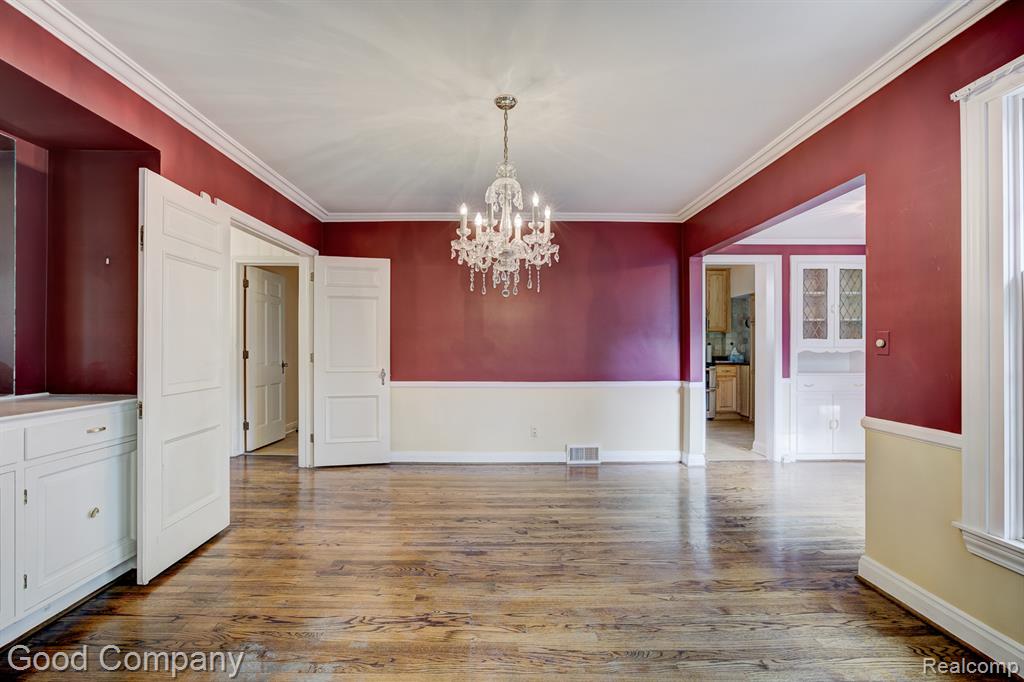 20 OXFORD Boulevard, Pleasant Ridge, MI — Photo 13