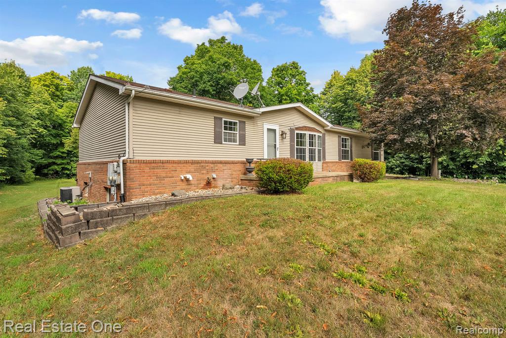 72021 Romeo Plank Road, Armada, MI — Photo 13