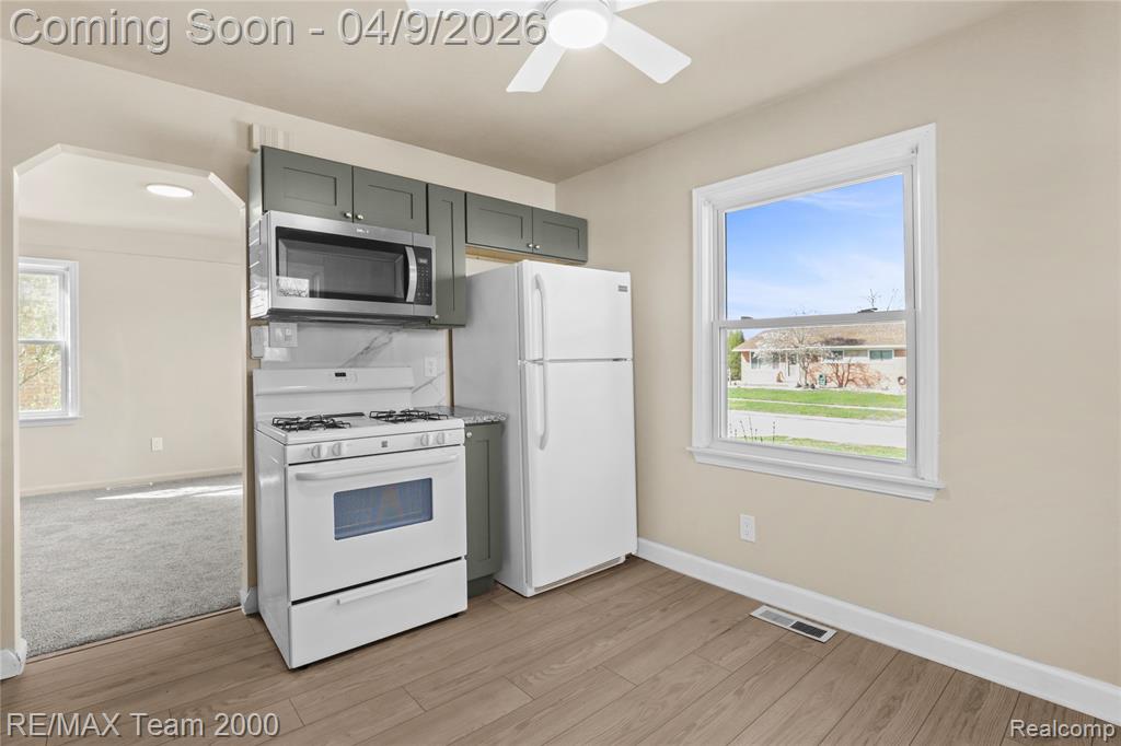 7014 Kinmore Street, Dearborn Heights, MI 48127 — Photo 4