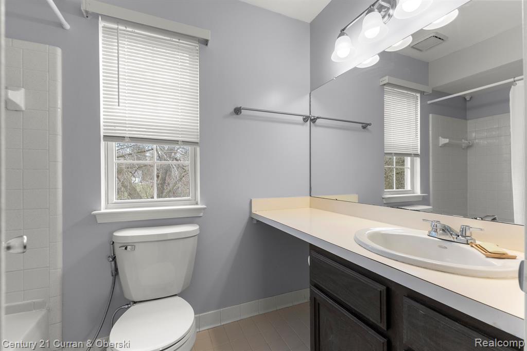 3052 TURNBERRY Lane E, Ann Arbor, MI 48108 — Photo 40