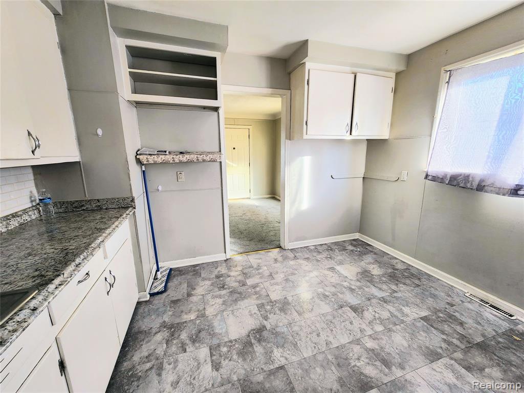 6147 Whitefield Street, Dearborn Heights, MI 48127 — Photo 32