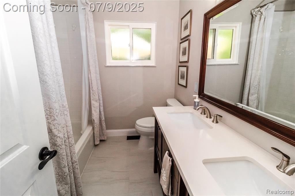 1917 Lochinvar Boulevard, Oakland, MI — Photo 18