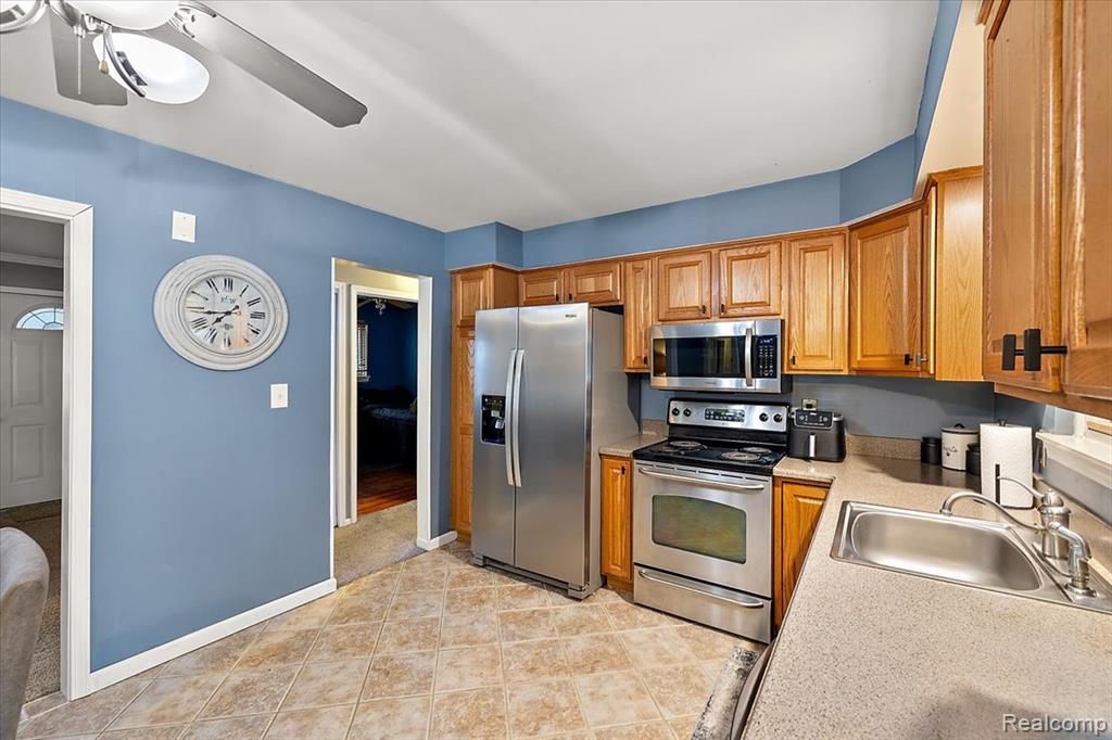 41859 Betley Drive, Sterling Heights, MI 48313 — Photo 14