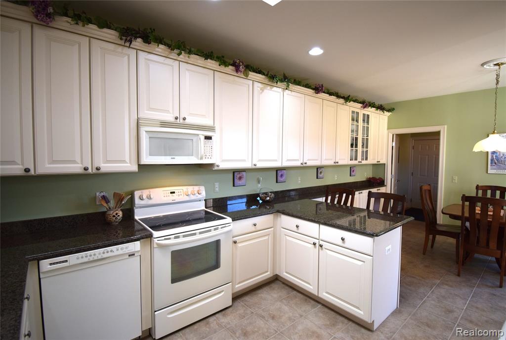 49257 Brodie Court, Macomb, MI 48042 — Photo 7