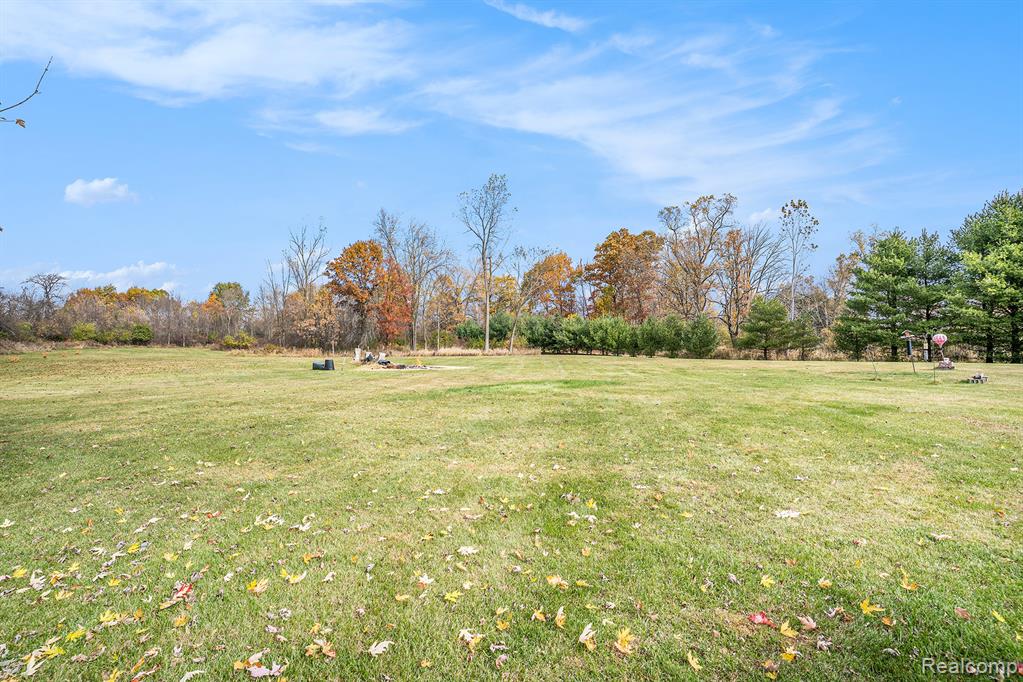 6701 Hazard Road, Fenton, MI 48430 — Photo 2