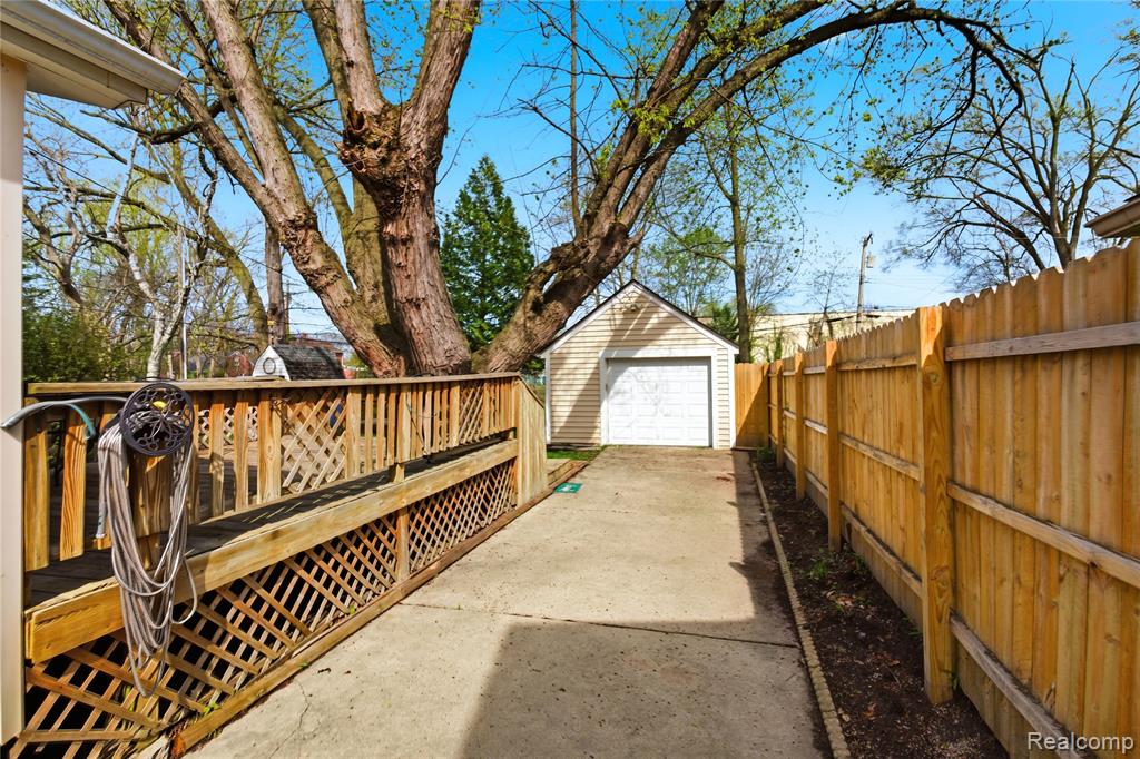 630 Stratford Road, Ferndale, MI 48220 — Photo 17