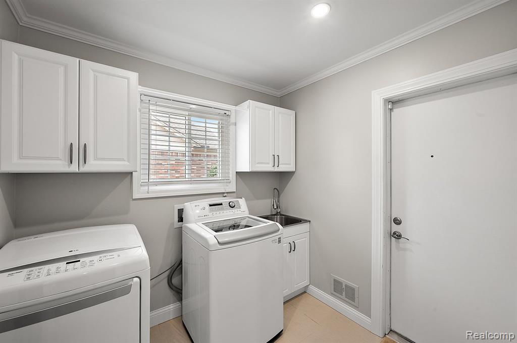 44304 Pentwater Drive, Clinton Twp, MI 48038 — Photo 41