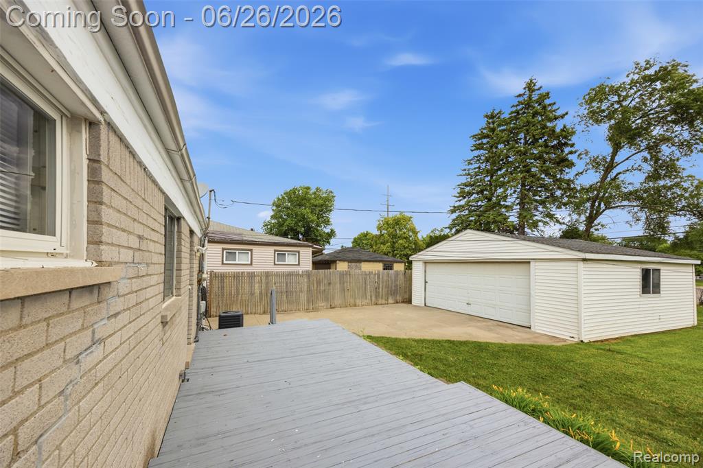 8250 Shari Drive, Westland, MI — Photo 24