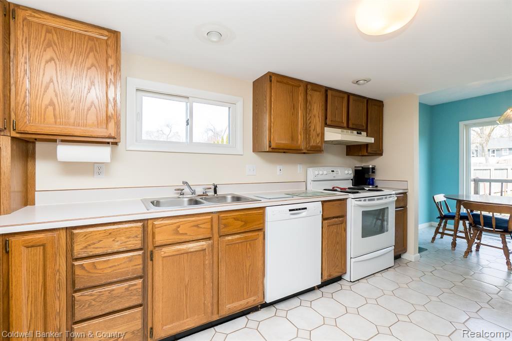 11702 TODDS Lane, Whitmore Lake, MI 48189 — Photo 11
