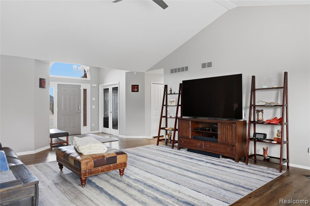 48274 Beacon Square Drive, Macomb, MI 48044 — Photo 11