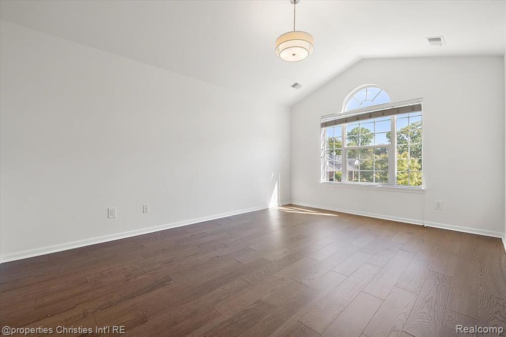 8204 Alexa Drive, Commerce Twp, MI 48390 — Photo 16