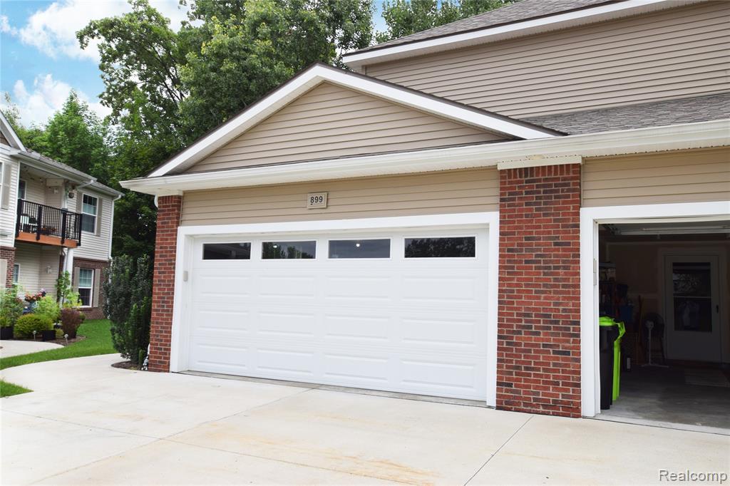 899 Watercress Lane, Fenton, MI 48430 — Photo 16