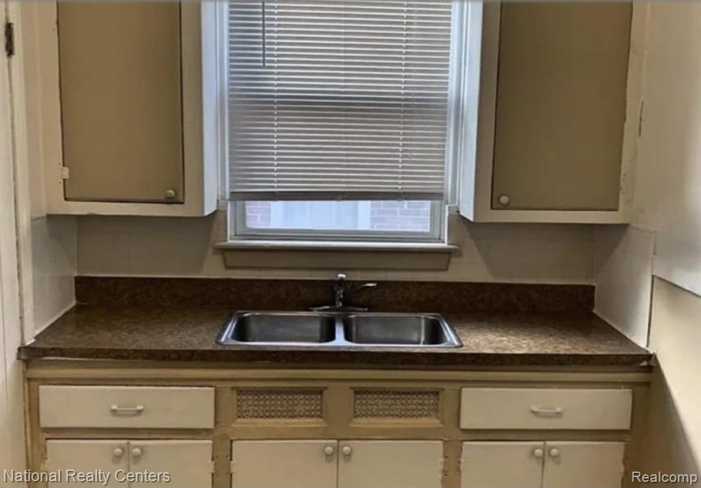 8227 Coyle Street, Detroit, MI, 48228