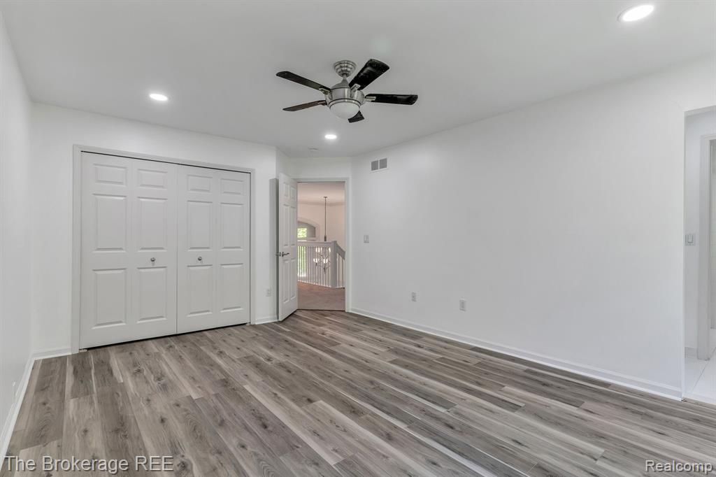 6995 HAWK WOODS Court, West Bloomfield, MI — Photo 35