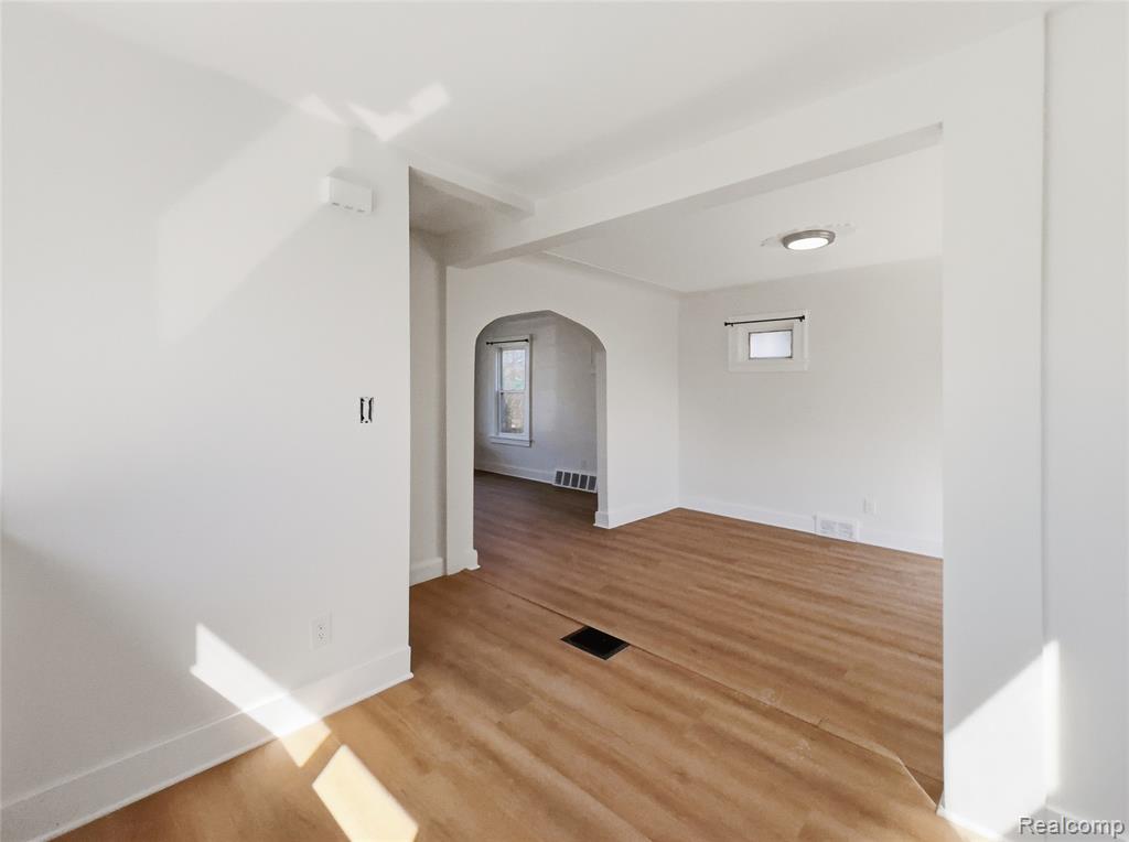41 W George Avenue, Hazel Park, MI 48030 — Photo 17