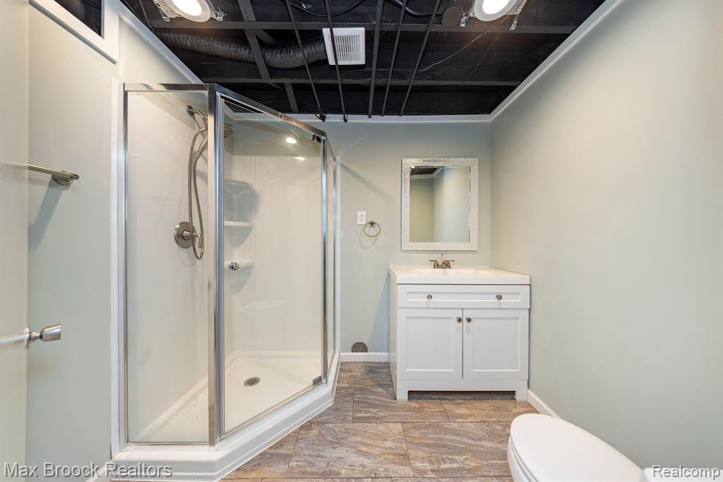 5547 MAPLE LEAF Court, West Bloomfield, MI — Photo 43