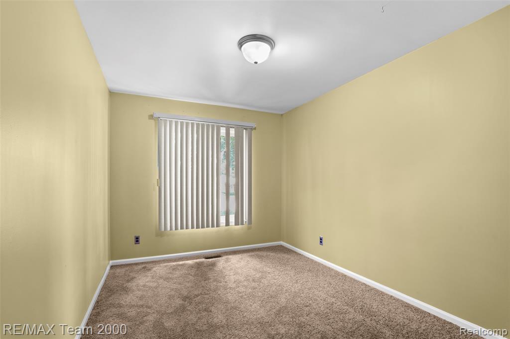 25134 Ann Arbor Trail, Dearborn Heights, MI 48127 — Photo 18