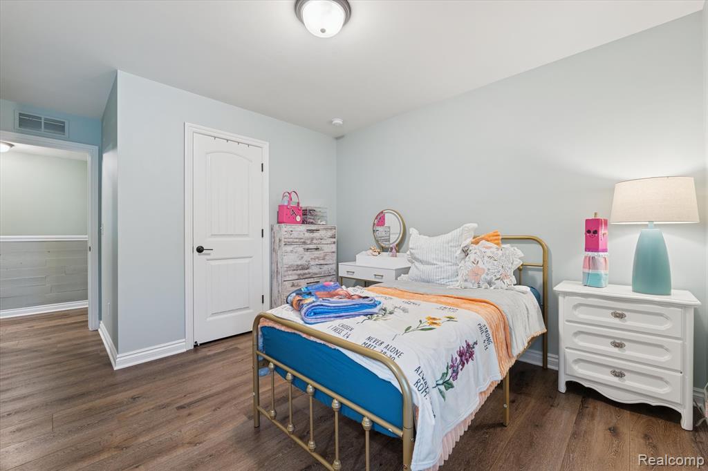 51300 Kirby Drive, New Baltimore, MI 48047 — Photo 34